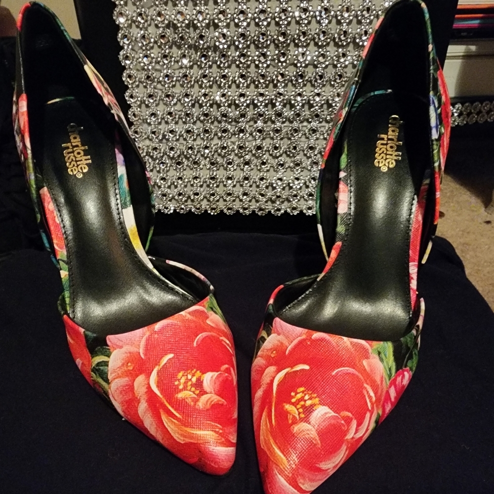 Multi colored pumps